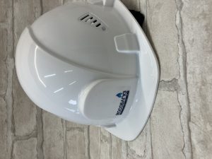 application-of-the-logo-on-the-construction-helmet-of-kopicentr-strogino